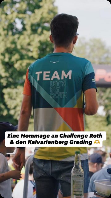 @challengeroth ist für mich nicht nur ein Rennen oder eine Faszination! Es ist mein Heimrennen und das Event an dem alles begann! Ich wohne ziemlich nahe an der Strecke und bin unglaublich stolz, dass ich ein Teil dieses außergewöhnlichen Sprtspektakels und -festivals sein darf! Zudem hat sich in 2018 hier meine Leidenschaft zur Moderation entzündet. Erst ganz langsam, dann über Corona so gut wie erloschen und heute?
Heute brennt mein Feuer und meine Leidenschaft ❤️🔥 für Sportmoderation größer und heller als je zuvor und ich hoffe, ich kann viele Leute mit meiner Moderation motivieren, inspirieren und einfach glücklich machen! Stolz, Leidenschaft und Herzblut, das sind die Werte, die ich persönlich am meisten mit @challengeroth verbinde🚀💥🚀💥🫶🙏 Das könnt ihr hoffentlich im Reel sehen 🤩